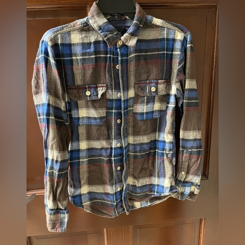 American Eagle Outfitters Plaid Multicolor Flannel Shirt Mens Size S Button Down